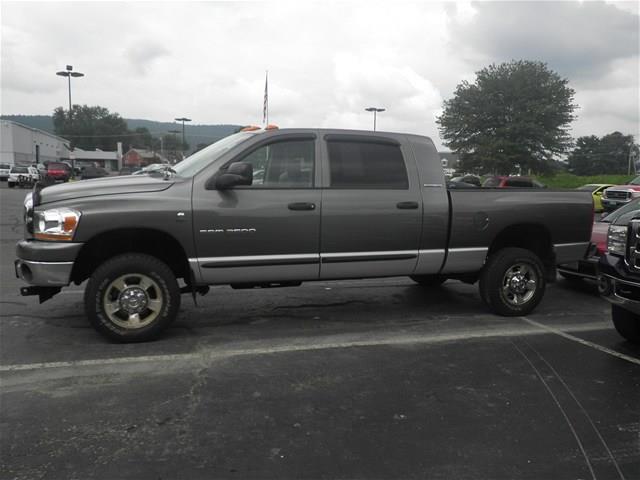 Dodge Ram 2500 2006 photo 2