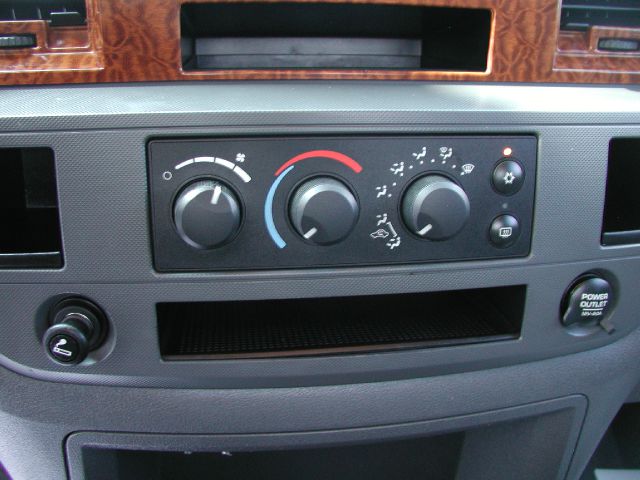 Dodge Ram 2500 2006 photo 17