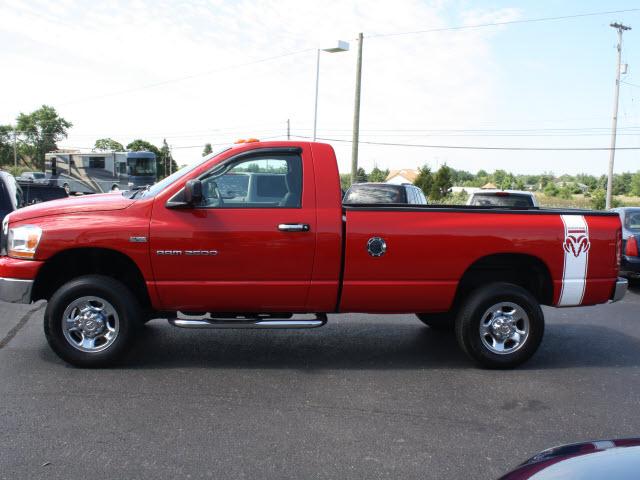 Dodge Ram 2500 2006 photo 2