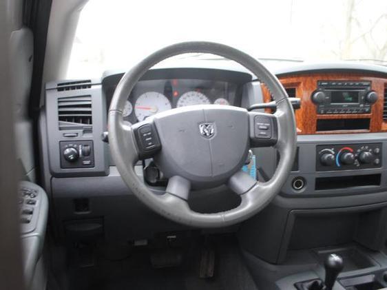 Dodge Ram 2500 2006 photo 2