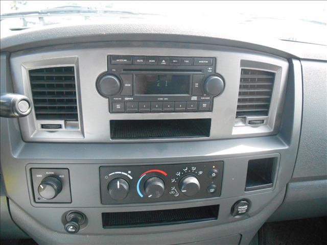 Dodge Ram 2500 2006 photo 2