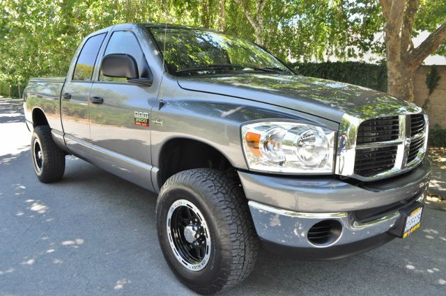 Dodge Ram 2500 4dr LX 4WD Auto Pickup Truck