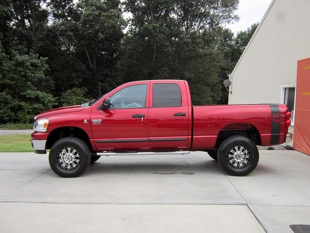 Dodge Ram 2500 SLT Pickup Truck