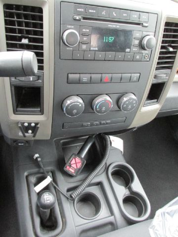 Dodge Ram 2500 2010 photo 14