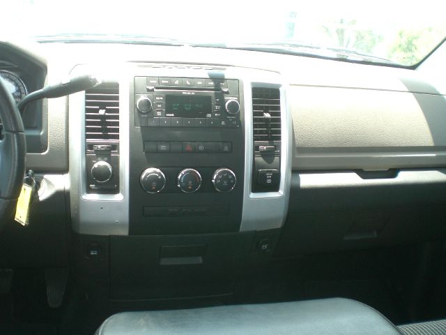 Dodge Ram 2500 2010 photo 2