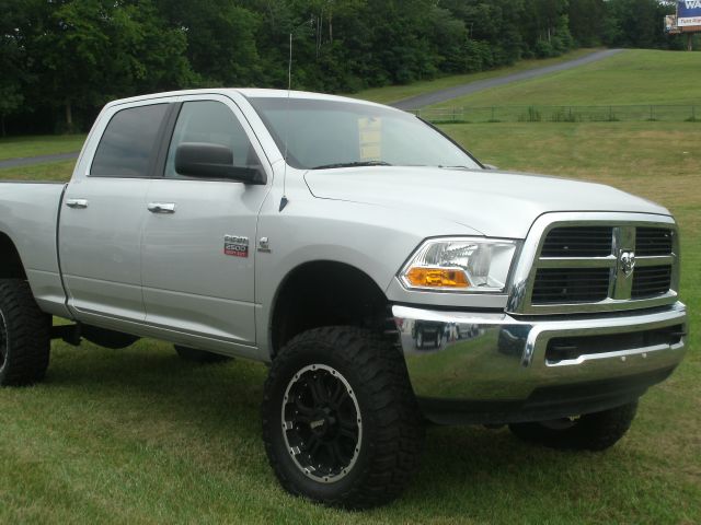 Dodge Ram 2500 2011 photo 2