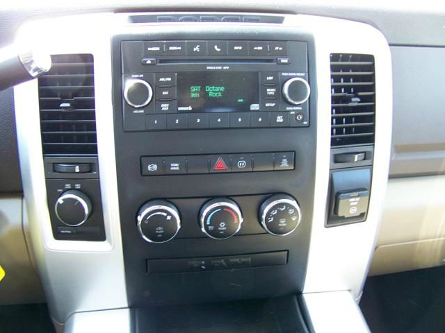 Dodge Ram 2500 2011 photo 2