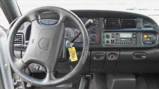 Dodge Ram 3500 1998 photo 4