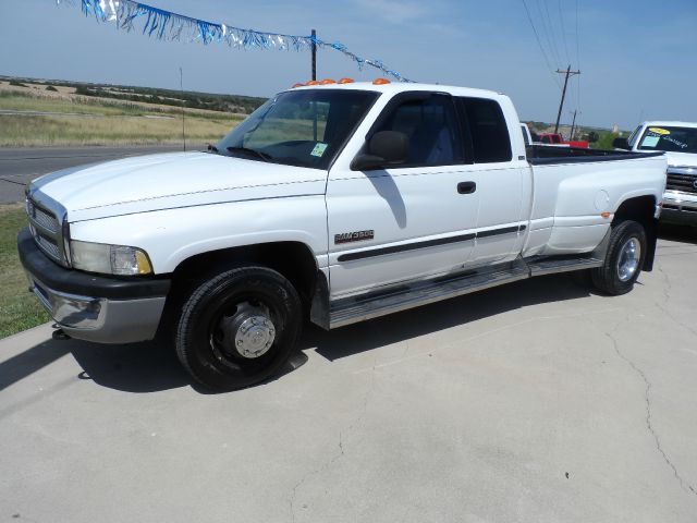 Dodge Ram 3500 2001 photo 3