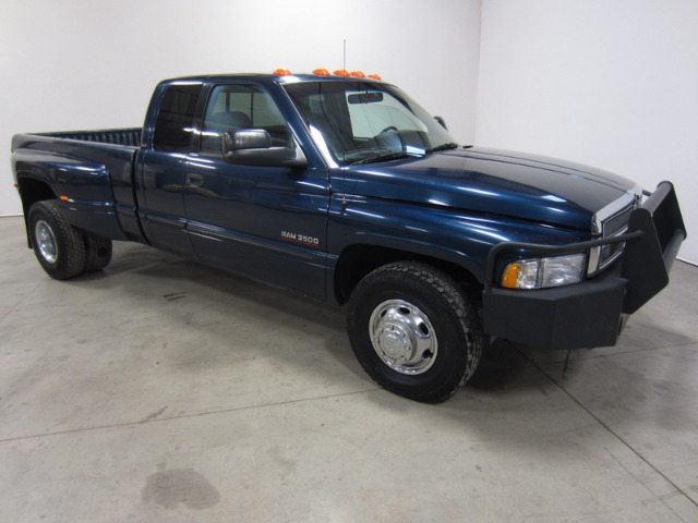 Dodge Ram 3500 2001 photo 2