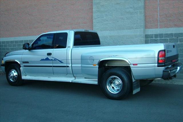 Dodge Ram 3500 2001 photo 14