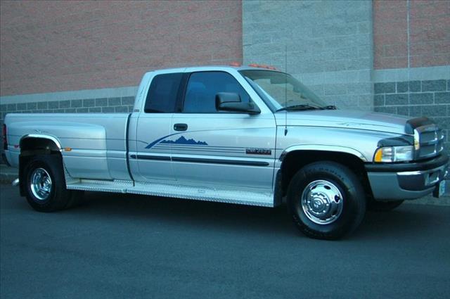 Dodge Ram 3500 2001 photo 16