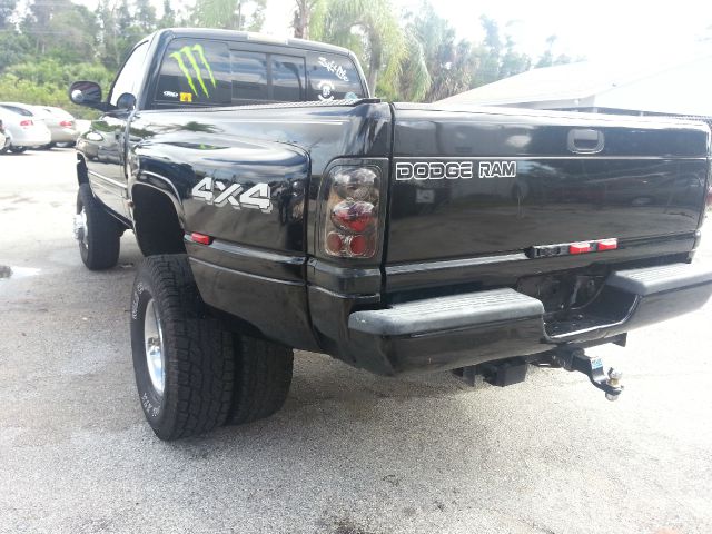 Dodge Ram 3500 2001 photo 2