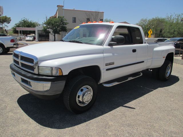 Dodge Ram 3500 2001 photo 1