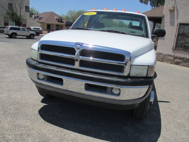 Dodge Ram 3500 2001 photo 16