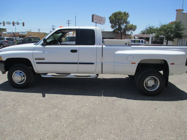 Dodge Ram 3500 2001 photo 17