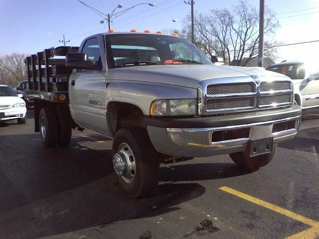 Dodge Ram 3500 2002 photo 2