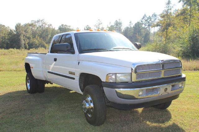 Dodge Ram 3500 2002 photo 3