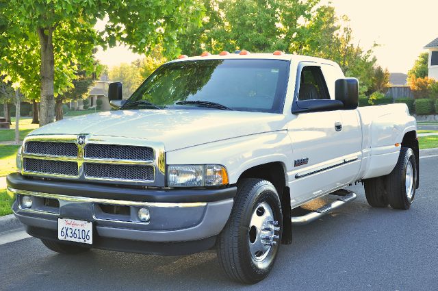 Dodge Ram 3500 2002 photo 1