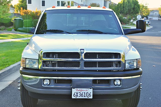 Dodge Ram 3500 2002 photo 3