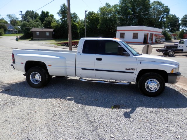 Dodge Ram 3500 2002 photo 3