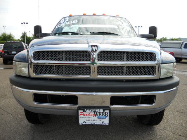 Dodge Ram 3500 2002 photo 2