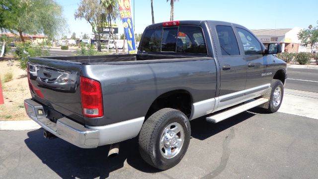 Dodge Ram 3500 4dr 4WD EXT LS 4x4 SUV Pickup Truck