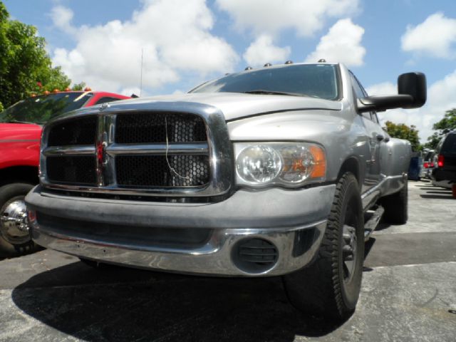 Dodge Ram 3500 2003 photo 3