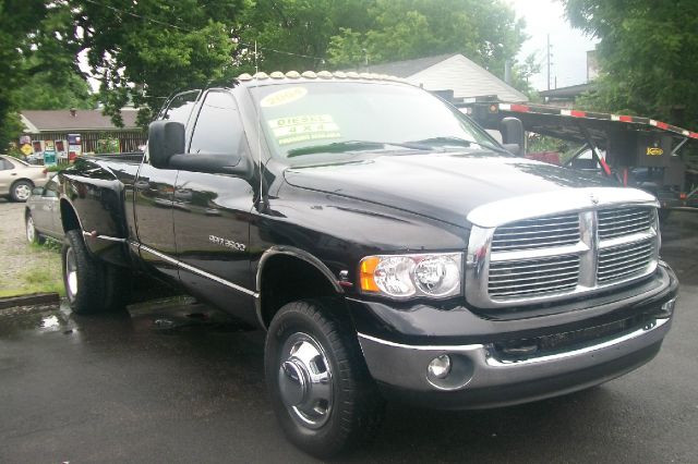 Dodge Ram 3500 2004 photo 1