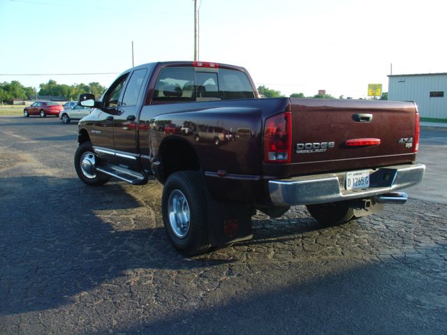 Dodge Ram 3500 2004 photo 2