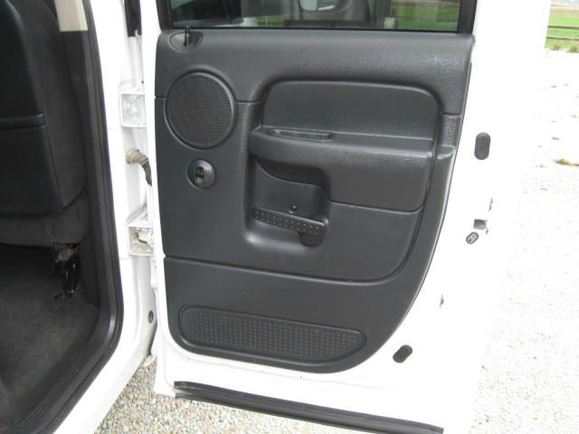 Dodge Ram 3500 2004 photo 16