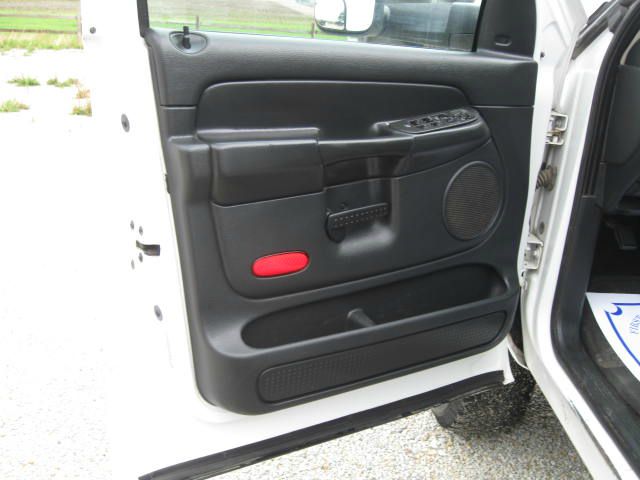 Dodge Ram 3500 2004 photo 28