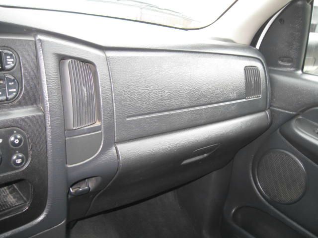 Dodge Ram 3500 2004 photo 3