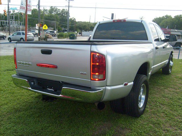 Dodge Ram 3500 2004 photo 19