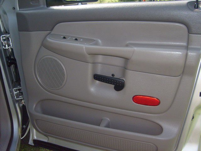 Dodge Ram 3500 2004 photo 23