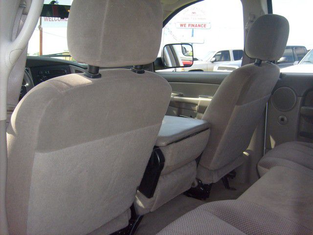 Dodge Ram 3500 2004 photo 27