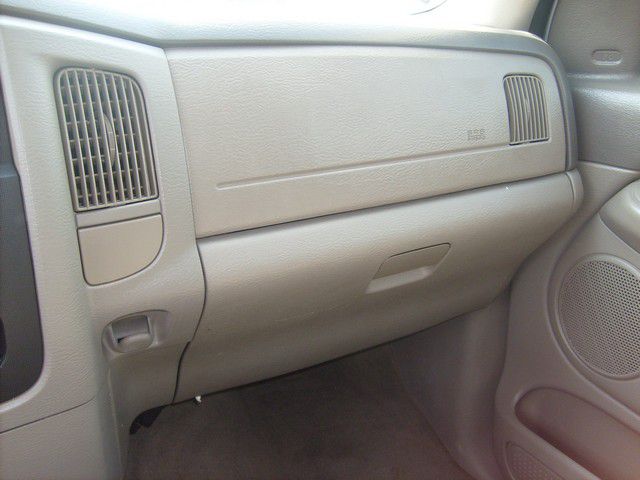 Dodge Ram 3500 2004 photo 30