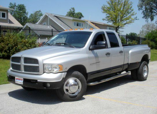 Dodge Ram 3500 Sahara 4X4 Pickup Truck