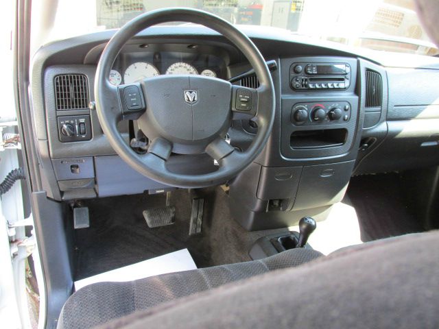 Dodge Ram 3500 2004 photo 3