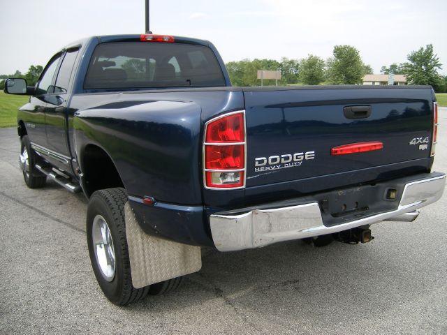 Dodge Ram 3500 2004 photo 1