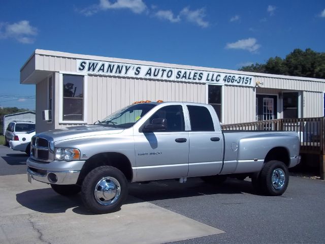 Dodge Ram 3500 2004 photo 2