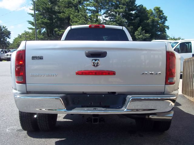 Dodge Ram 3500 2004 photo 4