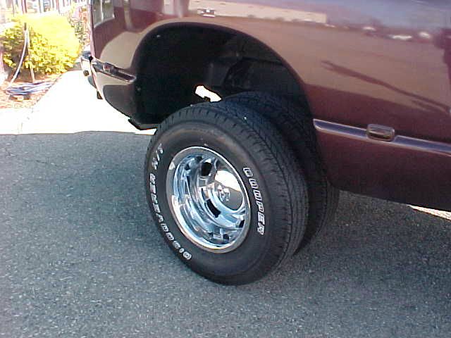 Dodge Ram 3500 2004 photo 2