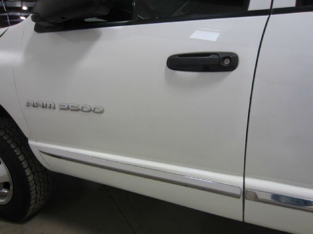 Dodge Ram 3500 2004 photo 15