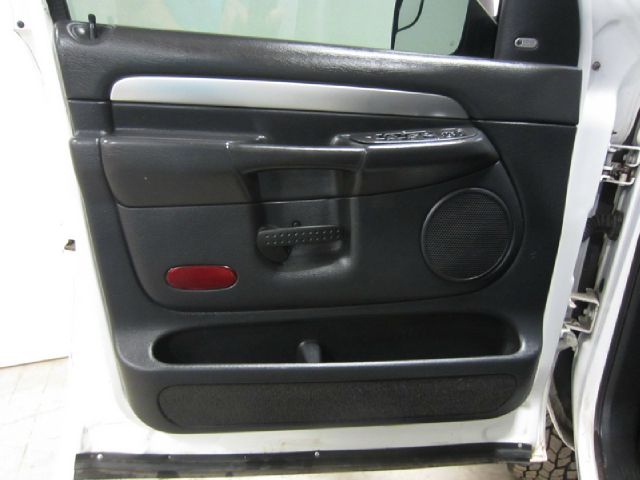 Dodge Ram 3500 2004 photo 21