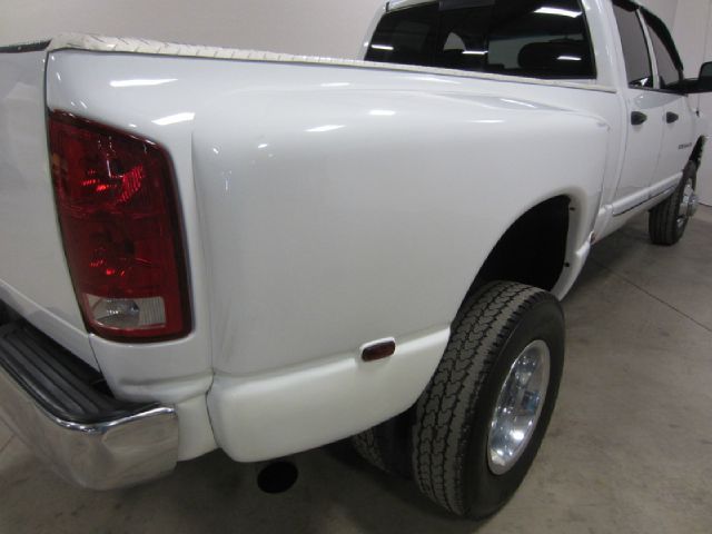 Dodge Ram 3500 2004 photo 37