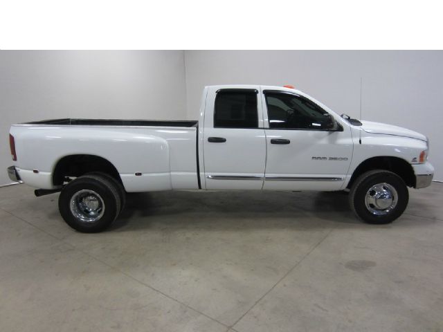 Dodge Ram 3500 2004 photo 42