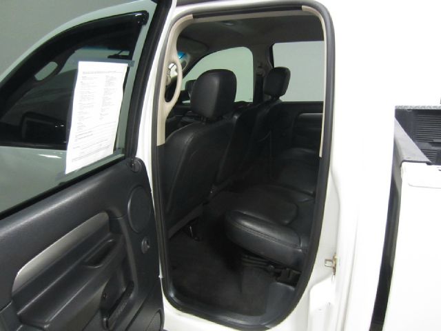 Dodge Ram 3500 2004 photo 48