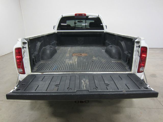 Dodge Ram 3500 2004 photo 49