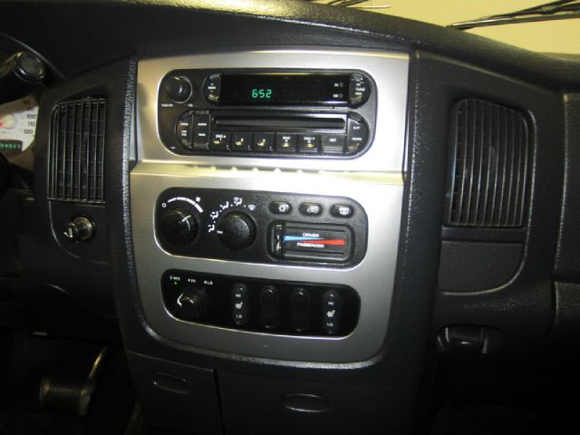 Dodge Ram 3500 2004 photo 59